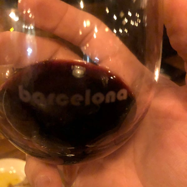 Foto tirada no(a) Barcelona Wine Bar por Kenito em 1/26/2020