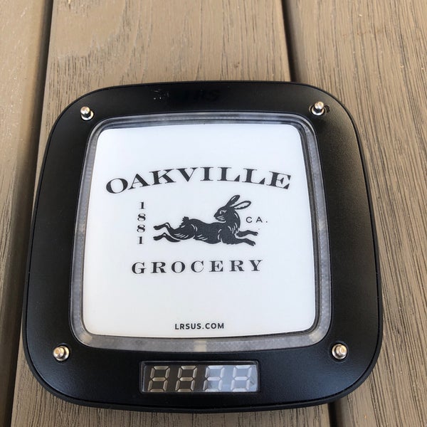 รูปภาพถ่ายที่ Oakville Grocery Co. โดย Ryan D. เมื่อ 6/12/2019