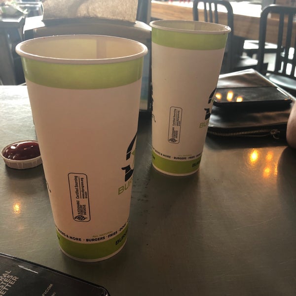 3/30/2019 tarihinde Ryan D.ziyaretçi tarafından BurgerFi'de çekilen fotoğraf