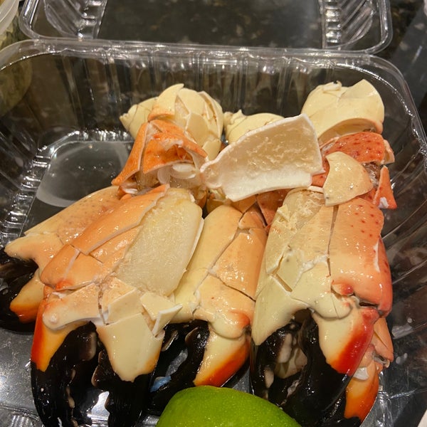 Photo taken at Joe&#39;s Stone Crab by Chuck T. on 9/23/2022