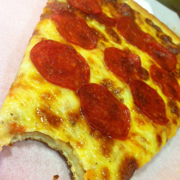 Village Pizza Ukrainian Village 9 tips from 462 visitors