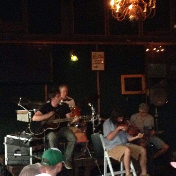 Photo taken at Mulligans on the Blue by Sten on 8/11/2014