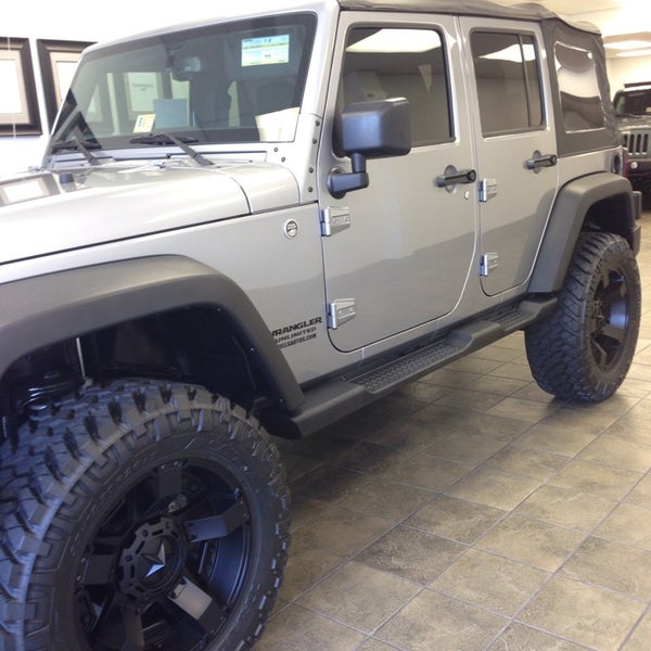 Wells Auto Sales Car Dealership in Warrenton