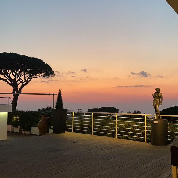 Снимок сделан в Capri Palace Hotel &amp; Spa пользователем Lamia a. 9/11/2021