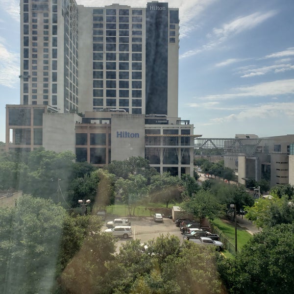 6/6/2019 tarihinde Miss Vickiziyaretçi tarafından Courtyard by Marriott Austin Downtown/Convention Center'de çekilen fotoğraf