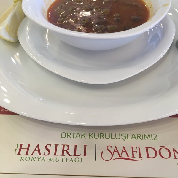 Foto diambil di Ovalı Konya Mutfağı oleh İlker M. pada 8/31/2016