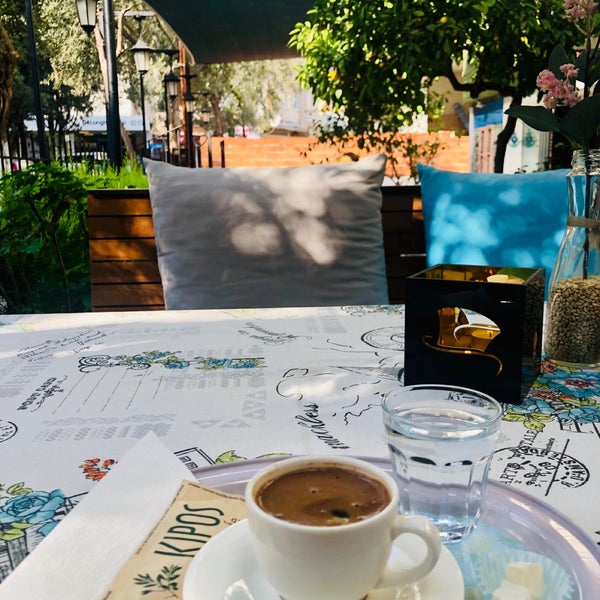 Foto tomada en Kipos Kitchen &amp; Cafe  por Sümeyye Ç. el 10/31/2019