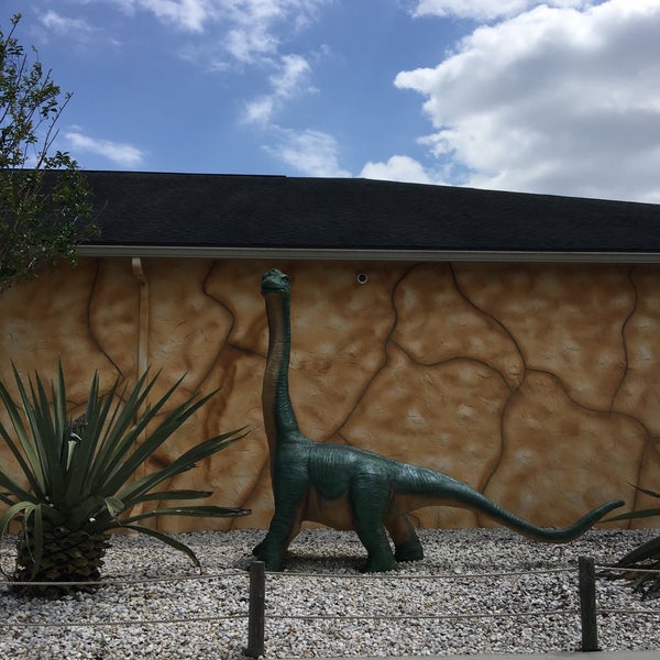 4/4/2019 tarihinde Lola J.ziyaretçi tarafından Dinosaur World'de çekilen fotoğraf