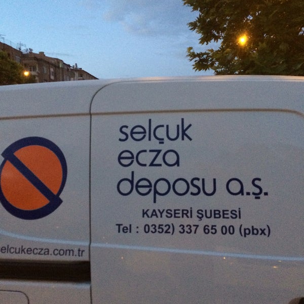 selcuk ecza deposu depo da fotograflar