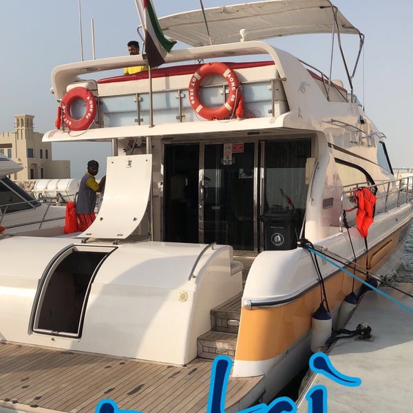 Снимок сделан в Amwaj Al Bahar Boats and Yachts Chartering пользователем Faisal 8/14/2019