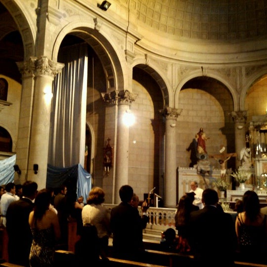 Photo taken at Iglesia Matriz Virgen Milagrosa by lualgori on 12/22/2012