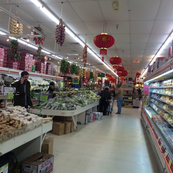 3/2/2016 tarihinde Saeideh T.ziyaretçi tarafından Grand Asia Market'de çekilen fotoğraf
