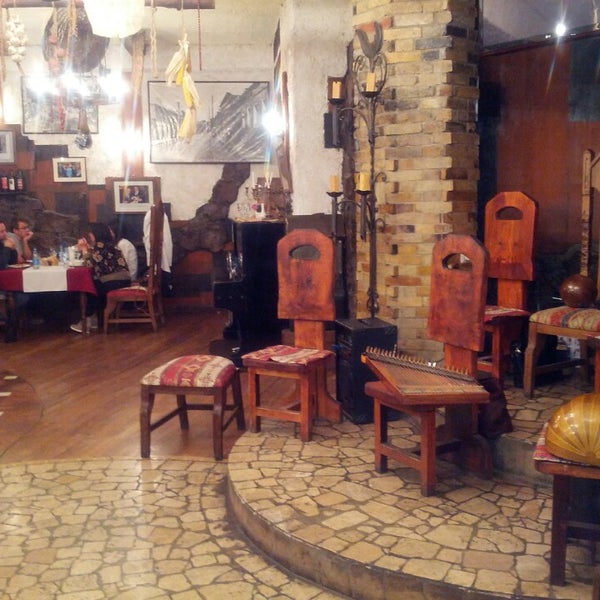 Das Foto wurde bei Old Erivan Restaurant Complex von Jan Z. am 10/8/2013 aufgenommen