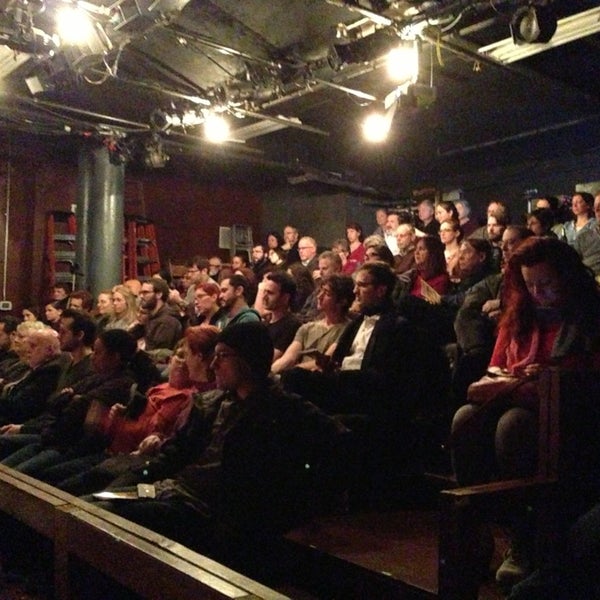 รูปภาพถ่ายที่ New Ohio Theatre โดย Anon เมื่อ 12/23/2012