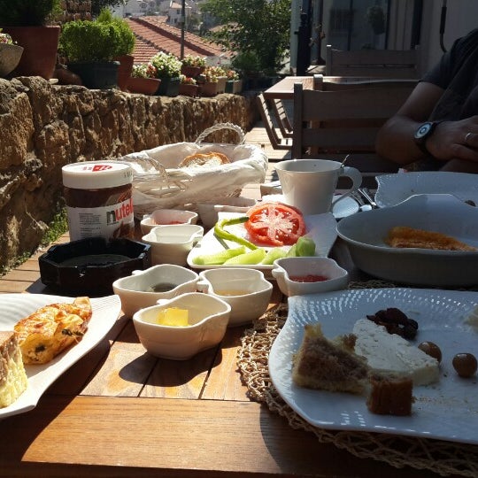 Foto tirada no(a) İola Otel por Ebru E. em 9/19/2014