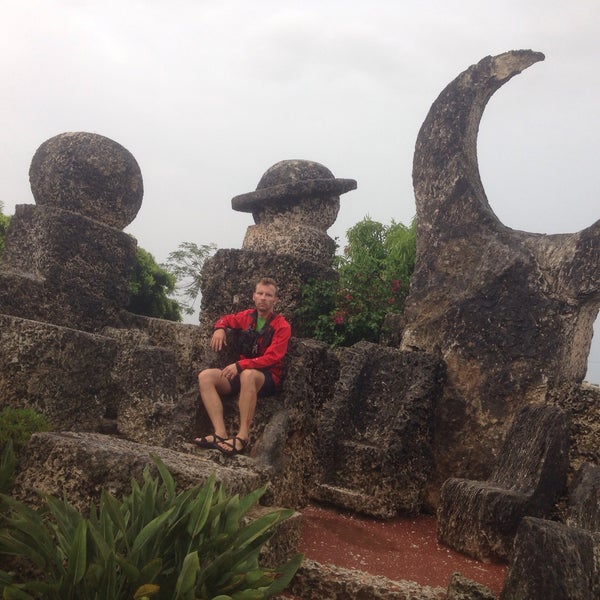 6/10/2016 tarihinde Bill H.ziyaretçi tarafından Coral Castle'de çekilen fotoğraf
