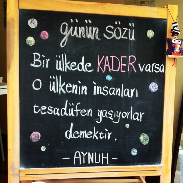 Photo taken at Felsefenin Tadı by AYNUH on 5/14/2014