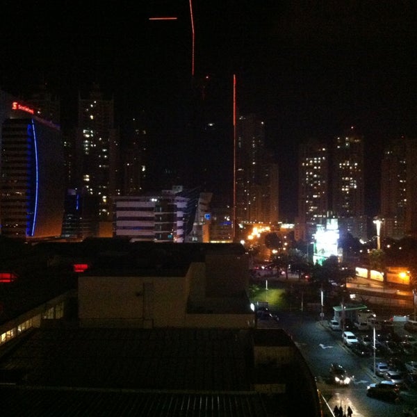 3/11/2013 tarihinde Cesar P.ziyaretçi tarafından Courtyard Panama at Multiplaza Mall'de çekilen fotoğraf