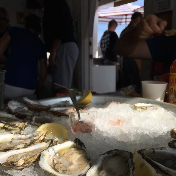 Photo taken at Little Creek Oyster Farm &amp; Market by Victor N. on 8/27/2017