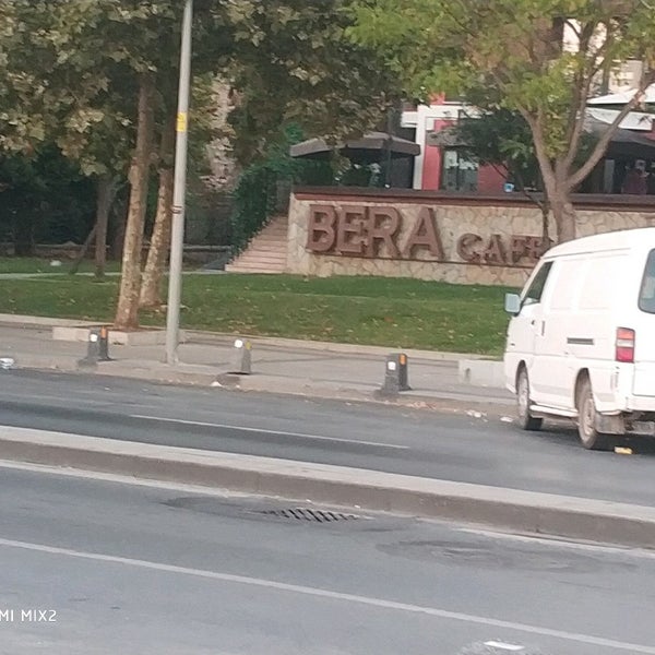 รูปภาพถ่ายที่ Bera Cafe &amp; Patisserie โดย Gerçek S. เมื่อ 9/27/2021