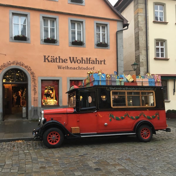 Foto diambil di Käthe Wohlfahrt oleh Dick H. pada 10/24/2018