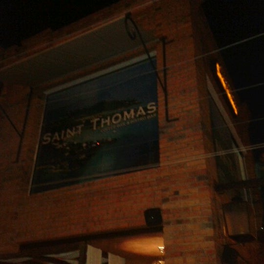 Foto tirada no(a) Saint Thomas Coffee &amp; Bistro Bar por Lars T. em 2/27/2013