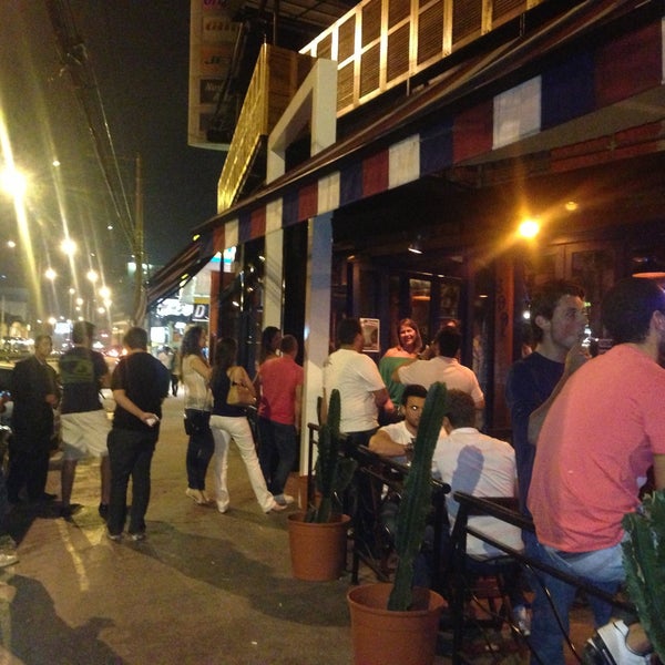 5/4/2013 tarihinde CHE G.ziyaretçi tarafından La Revolucion Bar'de çekilen fotoğraf