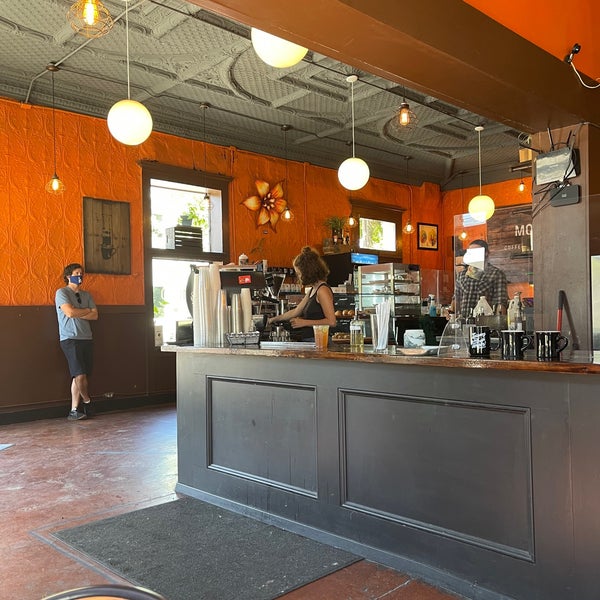 5/30/2021 tarihinde Tom F.ziyaretçi tarafından Mojo Coffee House'de çekilen fotoğraf