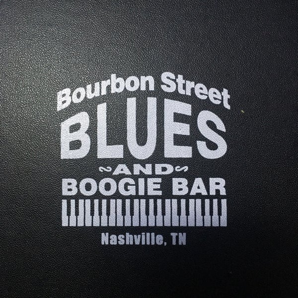Снимок сделан в Bourbon Street Blues and Boogie Bar пользователем Lola 4/23/2018