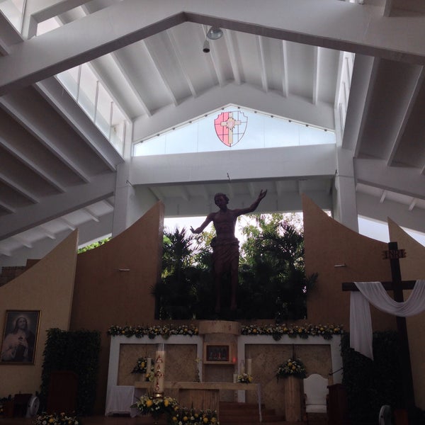Foto tirada no(a) Parroquia de Cristo Resucitado por Pavel B. em 4/8/2015