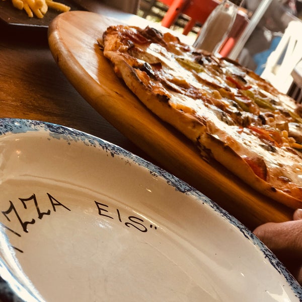 2/13/2020 tarihinde Abdurrahman Aşkı K.ziyaretçi tarafından Pizza Napoli'de çekilen fotoğraf