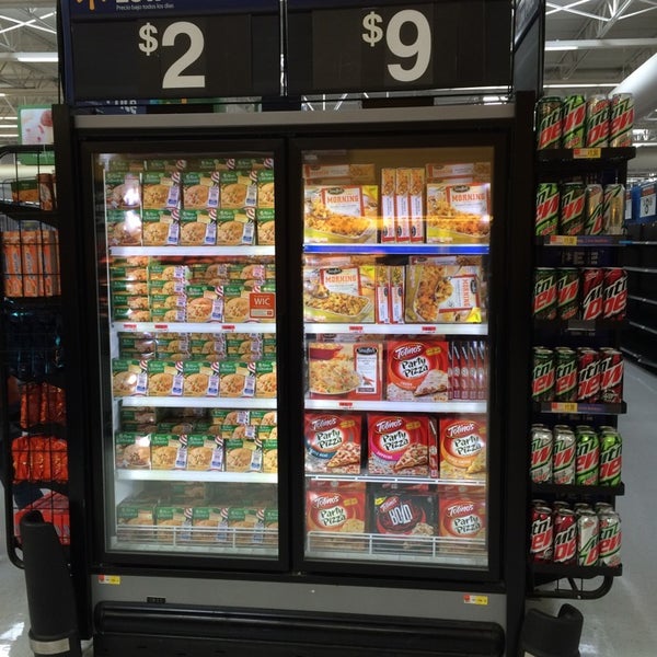 Walmart Supercenter Garden City에서 대형 매장일에서의 사진