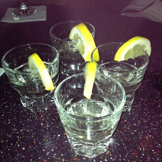 9/15/2012にMelissa S.がKristauf&#39;s Martini Barで撮った写真