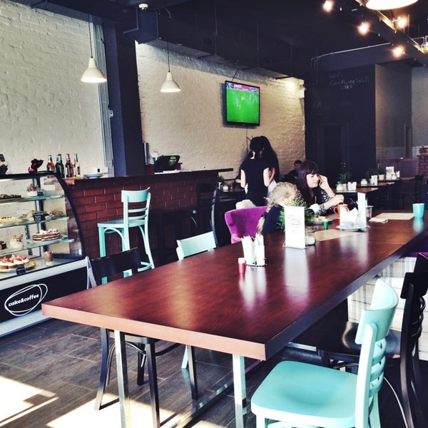 4/13/2014にЯна БабоянがCake &amp; Coffeeで撮った写真