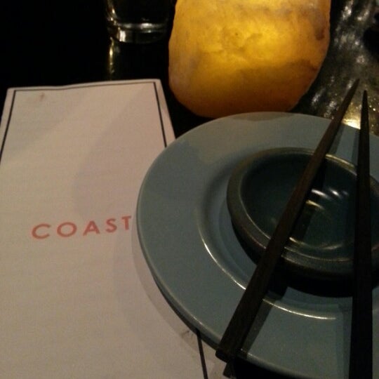 Das Foto wurde bei Coast Sushi Bar von D-L0 P. am 2/3/2013 aufgenommen