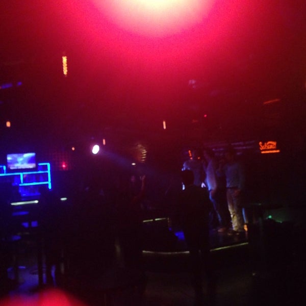 Foto tirada no(a) Salsanat Karaoke Bar por Oğuzhan Y. em 12/25/2015