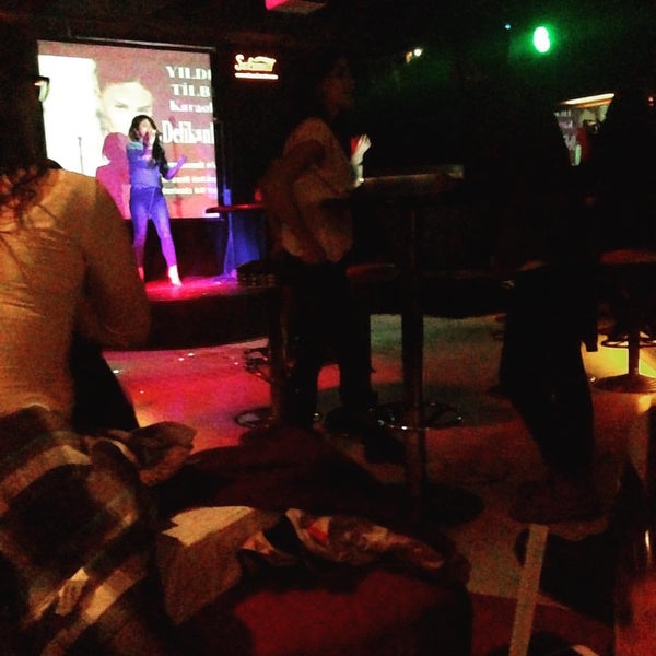 Foto tirada no(a) Salsanat Karaoke Bar por Oğuzhan Y. em 11/13/2015