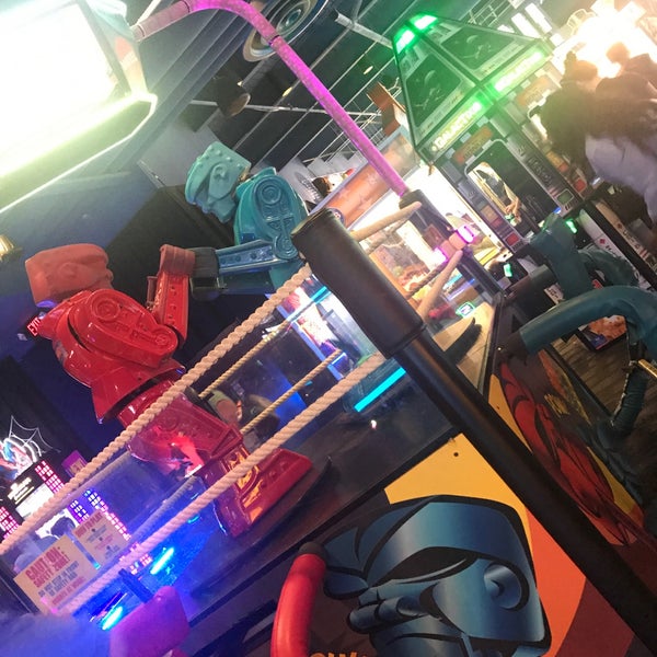 Photo taken at Dave &amp; Buster&#39;s by Danielle N. on 8/16/2017