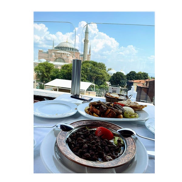 8/12/2021에 Maryam R.님이 360 Panorama Restaurant에서 찍은 사진