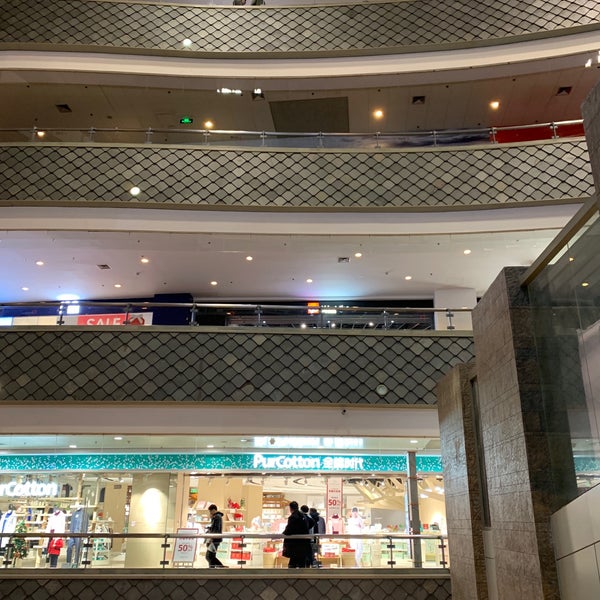 Foto tirada no(a) Super Brand Mall por Mitch Williams م. em 12/30/2018