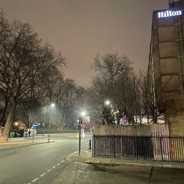 Снимок сделан в Hilton London Kensington пользователем Peadar d. 3/3/2022