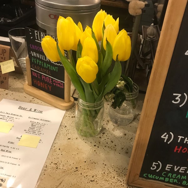 Photo taken at El Beit by Madeline H. on 3/29/2018