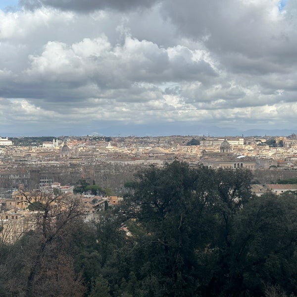 Piazzale Giuseppe Garibaldi - Trastevere - 18 tips from 963 visitors