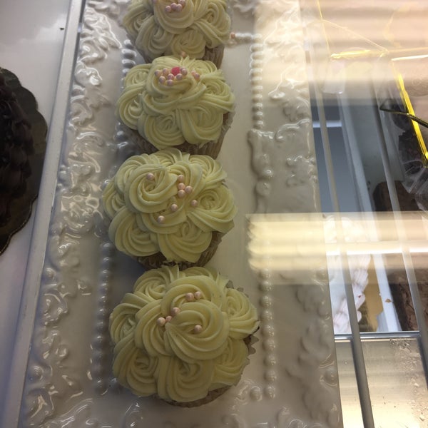 Edis' Chocolates 3 tips from 65 visitors