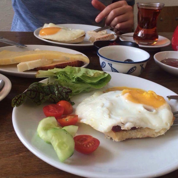8/21/2016 tarihinde Zeynep G.ziyaretçi tarafından Grandma Artisan Bakery Cafe'de çekilen fotoğraf