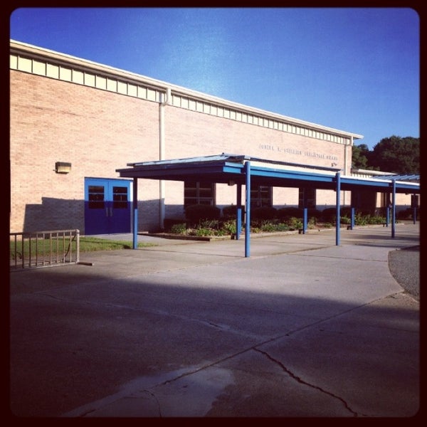 Saunders Elementary School South Newport News 853 Harpersville Rd
