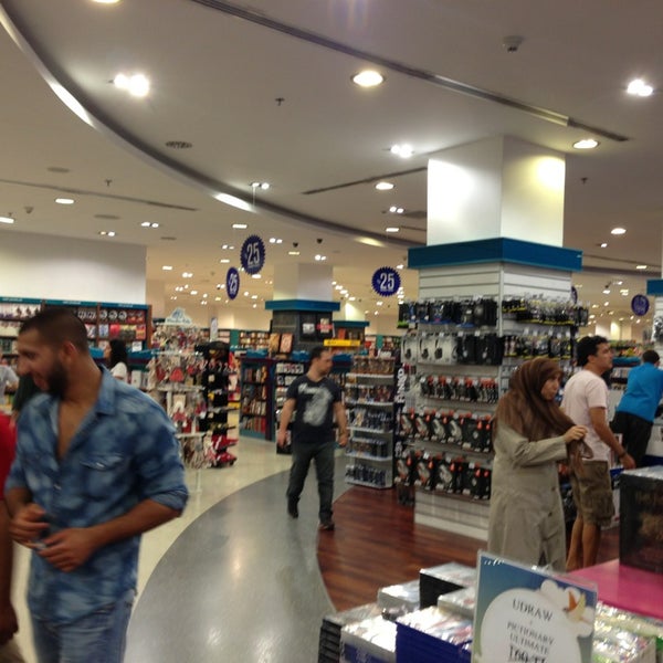 Photos At D R Bookstore In Pinar