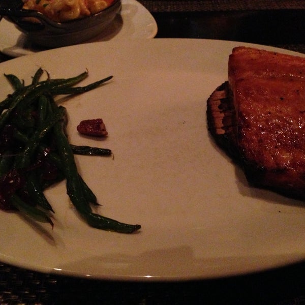 5/6/2013にAnna W.がJ. Gilbert&#39;s Wood-Fired Steaks &amp; Seafoodで撮った写真