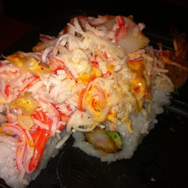 Foto scattata a Bento Asian Kitchen &amp; Sushi da Sasha S. il 1/28/2013