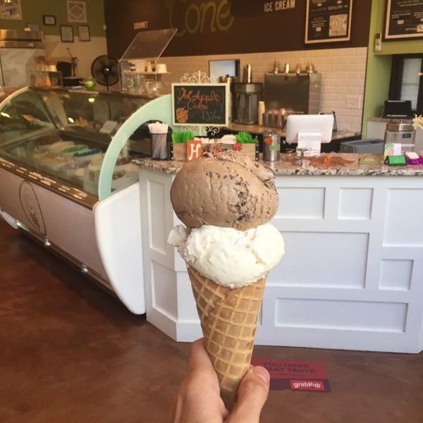 11/6/2016에 Baltazar S.님이 Cone Gourmet Ice Cream에서 찍은 사진